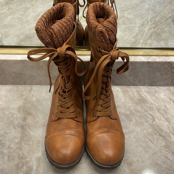 BROWN COMBAT BOOT! Size: 5.5! In almost perfect condition! - Picture 3 of 14